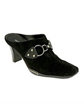 black_clog_heel