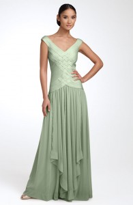 https://www.fabulousafter40.com/wp-content/uploads/2010/04/tiered-mother-of-the-bride-195x300.jpg