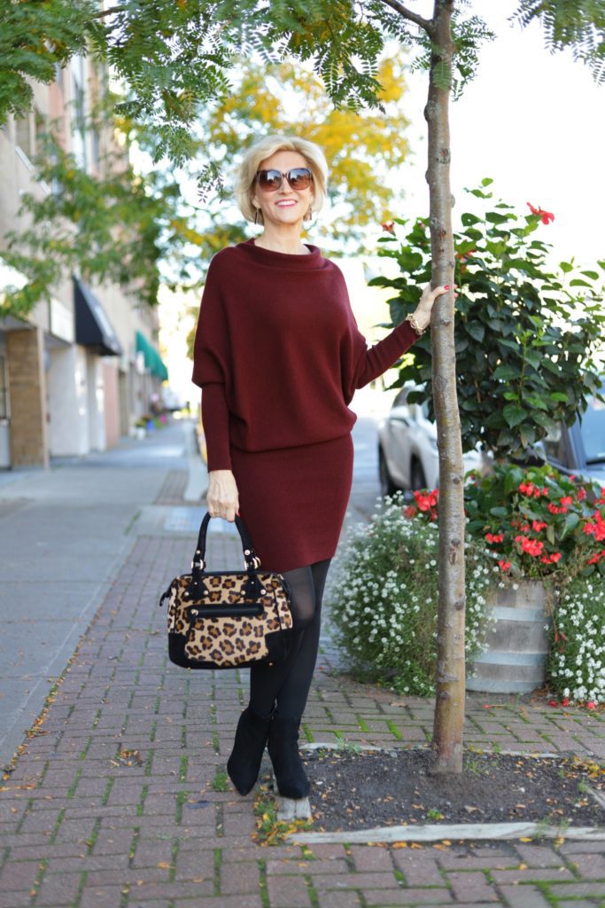 burgundy sweaterdress leopard bag