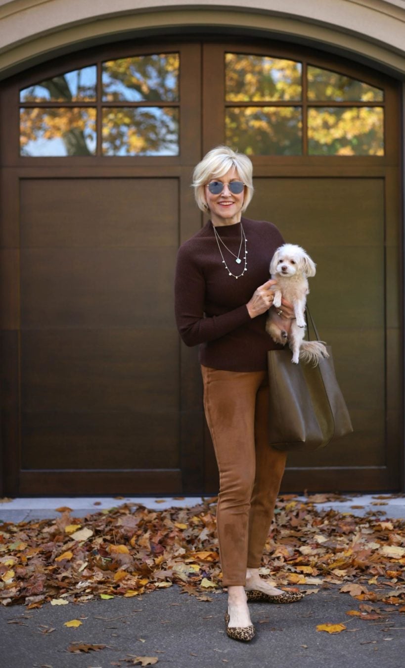 What to Wear With Faux Suede Leggings: Modern Outfit Ideas