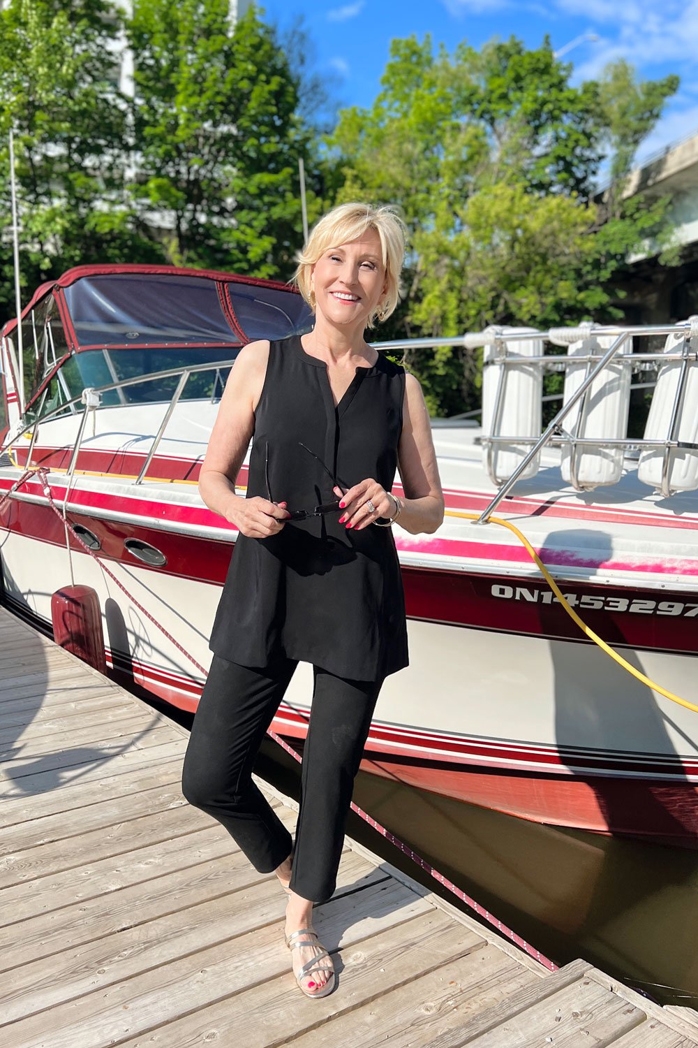 what to wear to a boat party cocktails