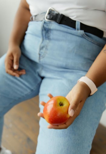 Clothes for Apple Shape: Flattering Outfit Ideas
