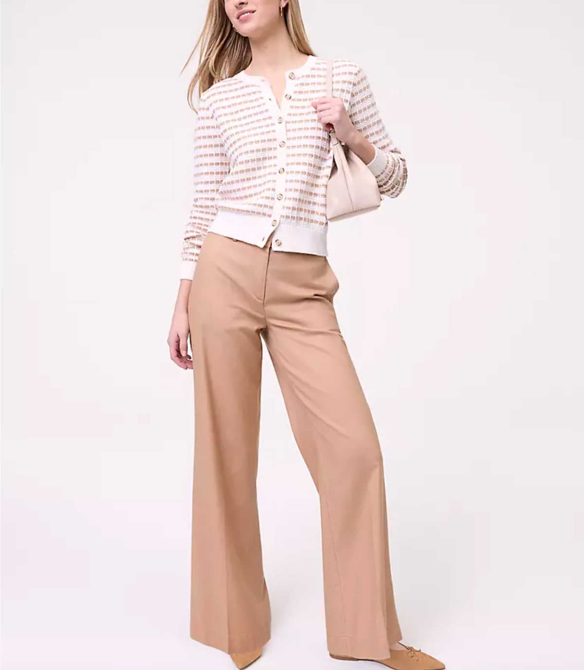 what to wear to a graduation for moms - camel linen pants and white and camel cardigan