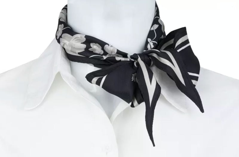 short scarf bow