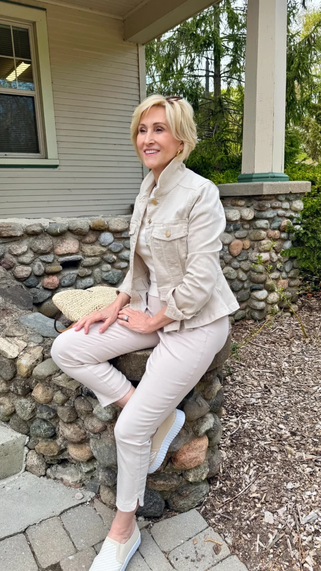 🩷Like this post and comment SHOP below to receive a DM with the link to shop this post on my LTK ⬇https://liketk.it/5gqqq 

This cute pinstripe peplum denim jacket from @nordstrom is a great change from the classic denim jacket. 🥰🤗The peplum detail adds the perfect touch of femininity and the color is gorgeous.❤️

#nordstrom #peplumjacket #summerstyles #over50style #over50andfabulous #over50women #over50fashion