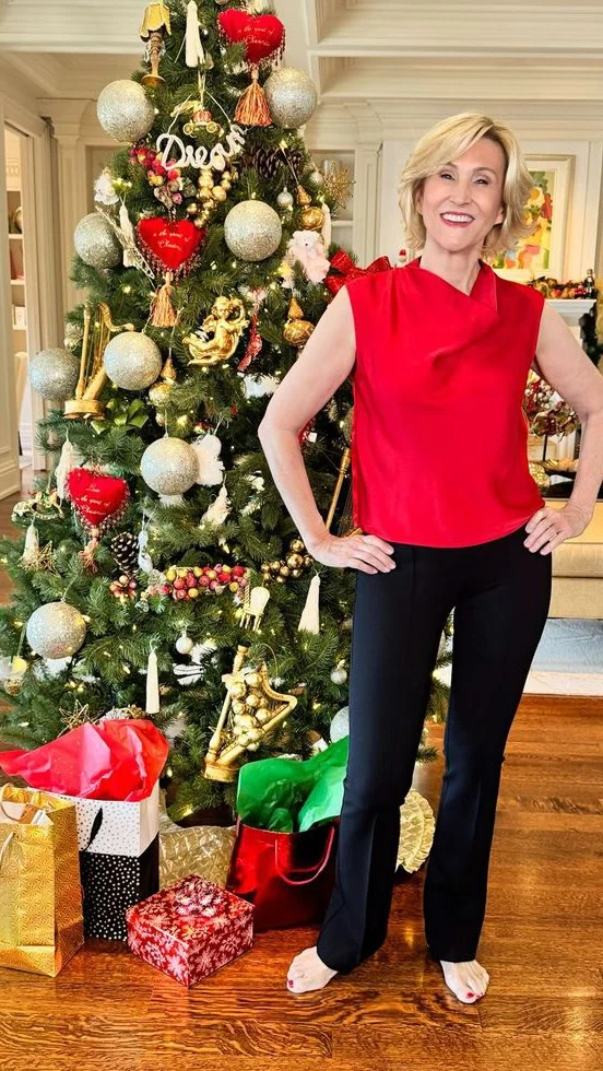 Confident, comfortable, and a little bold ❤️
This @spanx red cowl neck top paired with the micro flare ponte pants is one of those outfits that just works. Polished enough to feel dressed up, comfortable enough to wear all day. Proof that you really can have style and comfort in the same outfit ✨

🩷Like this post and comment SHOP below to receive a DM with the link to shop this post on my LTK ⬇
https://liketk.it/5FC5x

#spanx #spanxstyle #spanxpartner #over50style #over50andfabulous #over50fashion #over50women