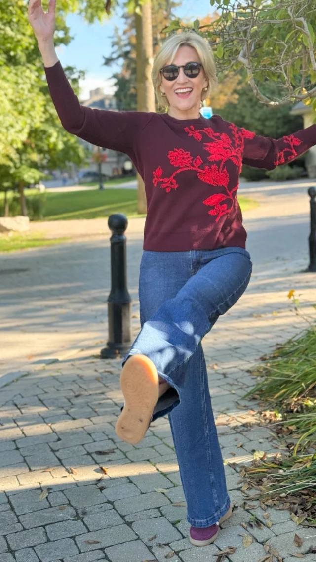 🩷Like this post and comment SHOP below to receive a DM with the link to shop this post on my LTK ⬇
https://liketk.it/5LKIX

This outfit feels like cozy with a little personality ❤️
I’m loving how this burgundy sweater with the red floral detail from @talbotsofficial adds warmth and interest without feeling overdone. Paired with wide-leg denim from @gap and finished off with retro sneakers, it’s that perfect mix of classic, comfortable, and just a bit playful. 

#talbots #gap #over50style #over50andfabulous #winterlooks