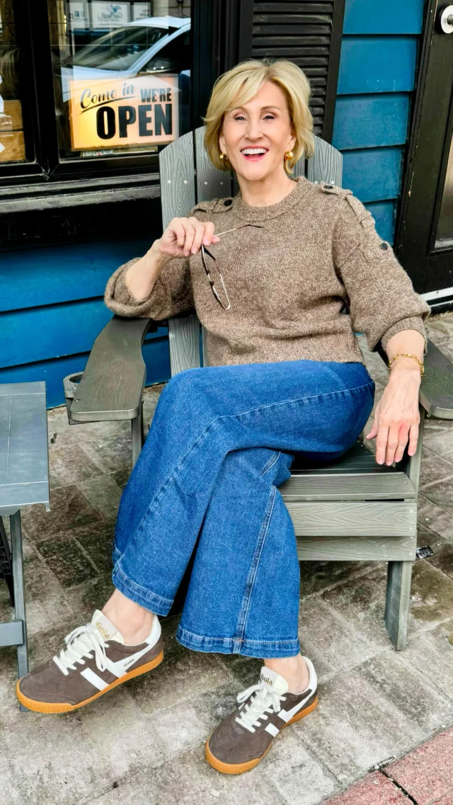 🩷Like this post and comment SHOP below to receive a DM with the link to shop this post on my LTK ⬇
https://liketk.it/5QRhi

Comfy, cool, and a little retro. ✨ Wearing my @gap wide-leg jeans with a cropped cashmere sweater from @bananarepublic and retro sneakers — soft, relaxed, and perfect for days when you want style without trying too hard.🤗

#gap #bananarepublic #over50style #over50andfabulous #over50women